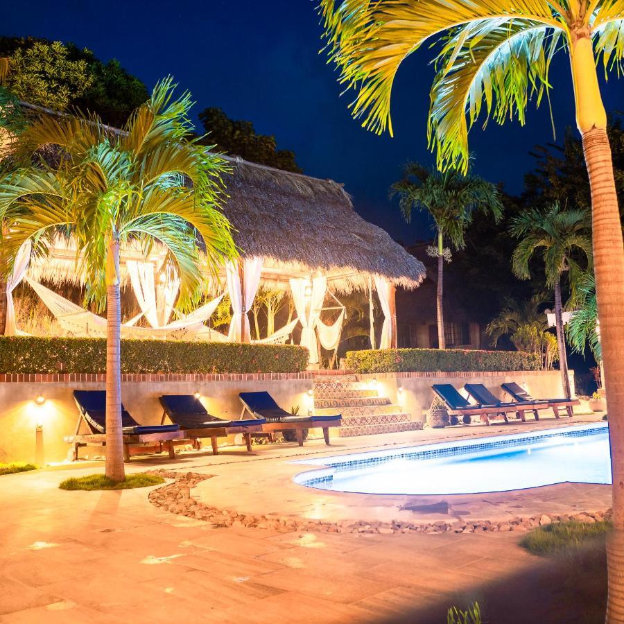 Nicawaves Hotel