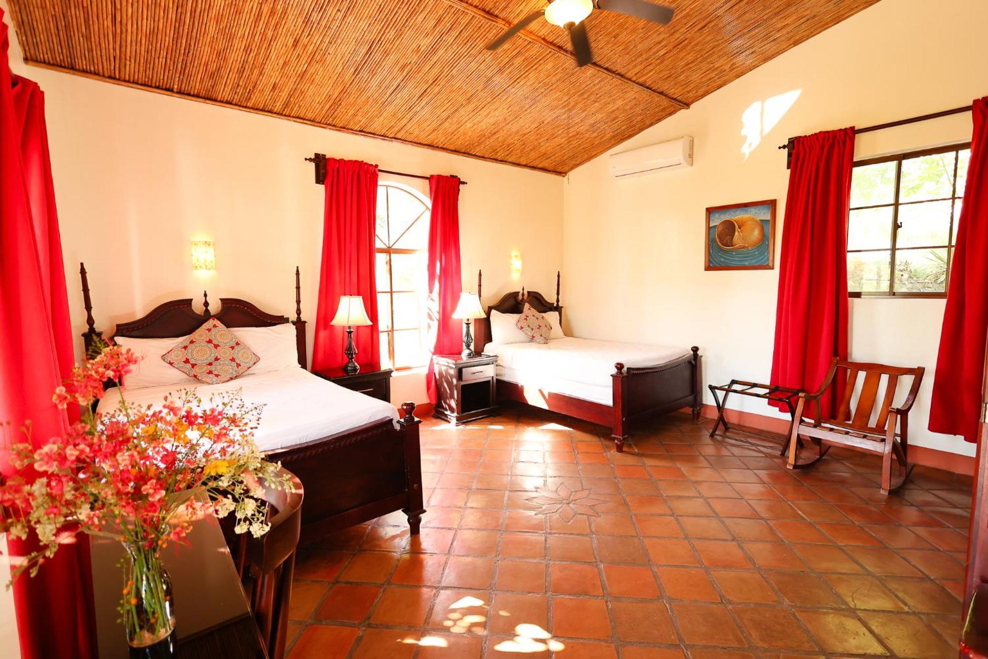Nicawaves Hotel Popoyo